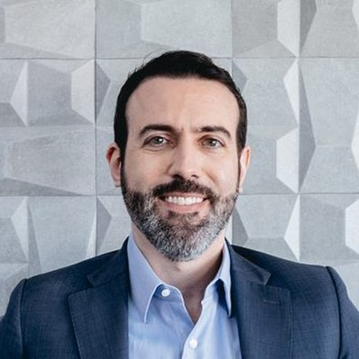 Dr. Daniel Martinez